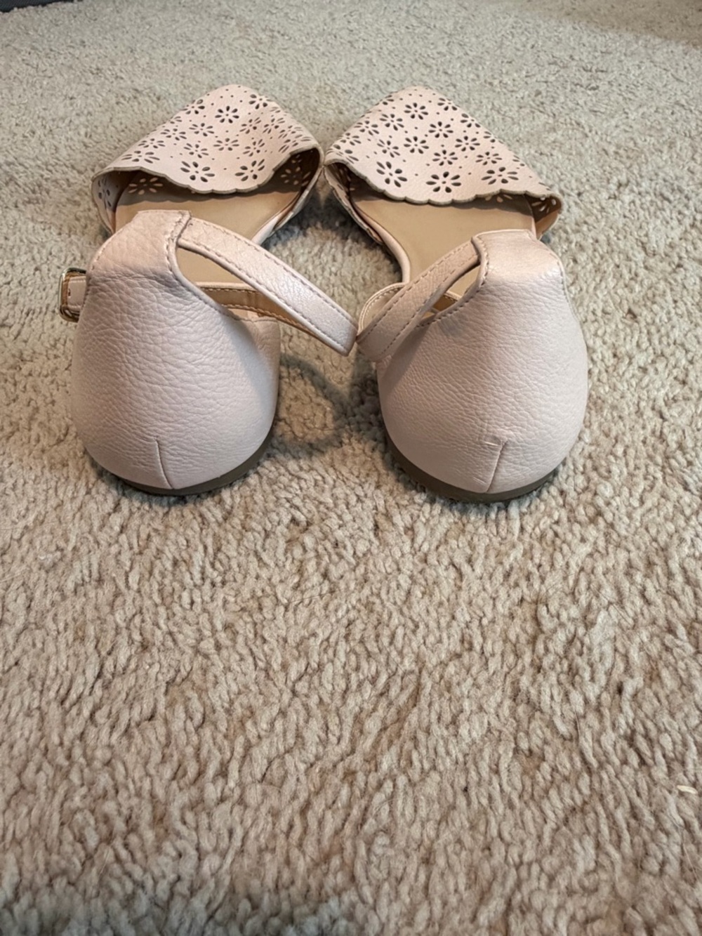 Old Navy Women's Pink Laser-Cut Scalloped Pointed Ankle-Strap Flats Size 7 - Picture 7 of 9
